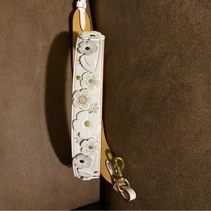 Coach Chalk Tea Rose Novelty Guitar Strap 22887